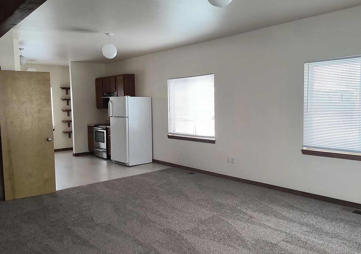 2 bed, 1080 sqft, $1,350 — Photo 3