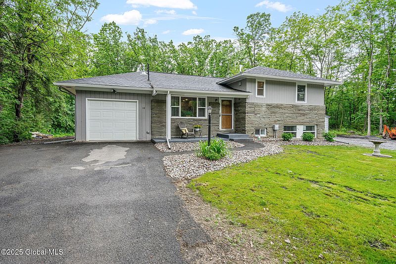 3rd image of 18 Bancker Avenue