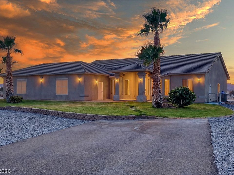 1st image of 880 Benson Cir