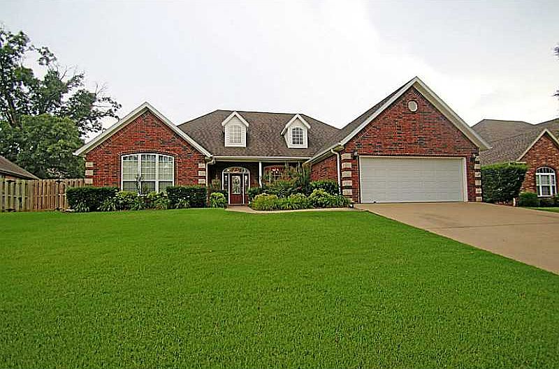 1st image of 2303 SW Penny Ln