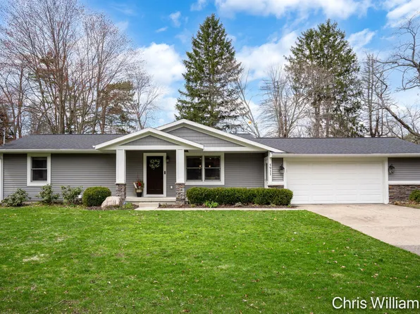 5911 Verta Dr NE, Belmont, MI 49306