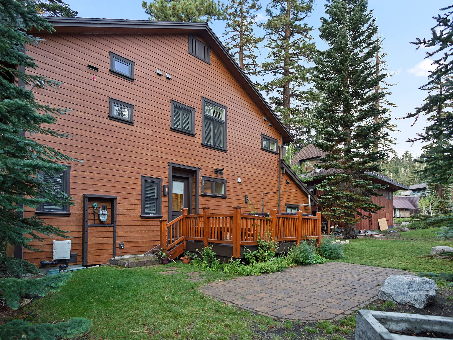 4 bed, 2750 sqft, $7,000 — Photo 2