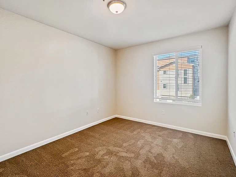 Diamond Terrace — Photo 22
