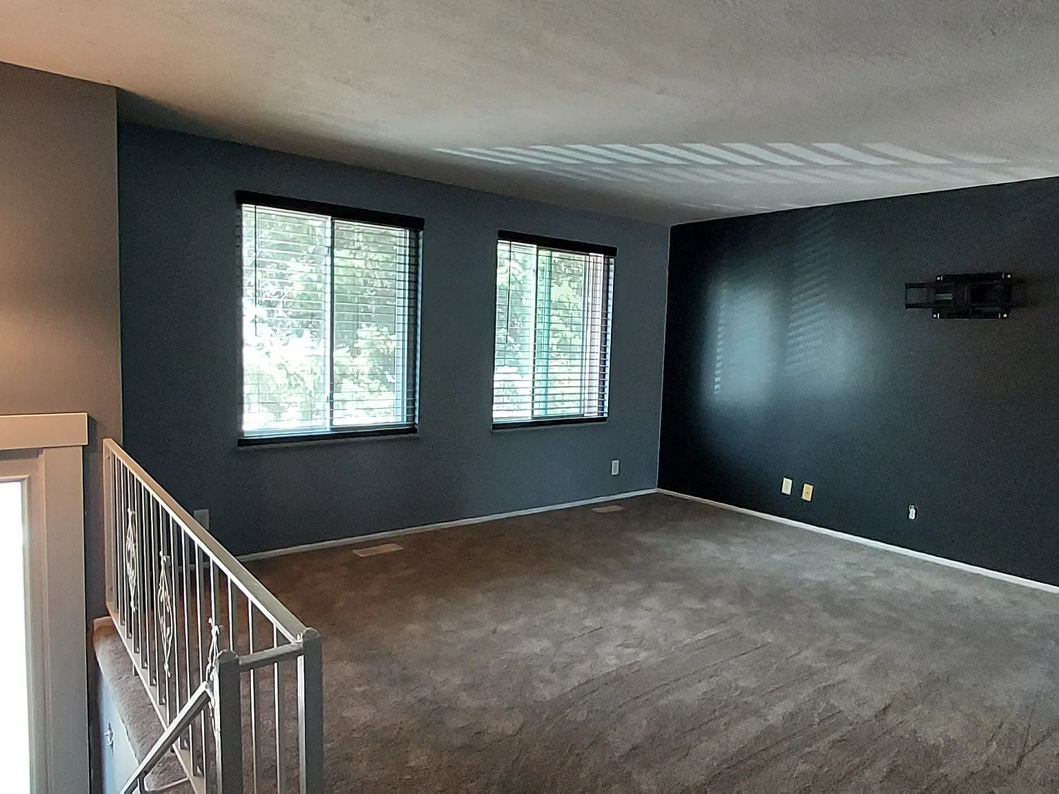 3667 S Oxford Way — Photo 2