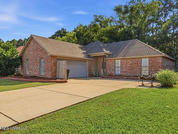 2nd image of 146 Cedar Spring Cir
