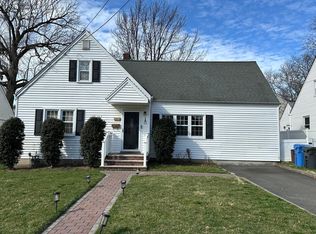 23 Mayfield Pl, Metuchen, NJ 08840