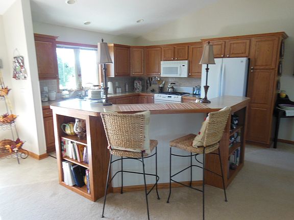 4th image of 8989 Wabasis Shores Dr NE