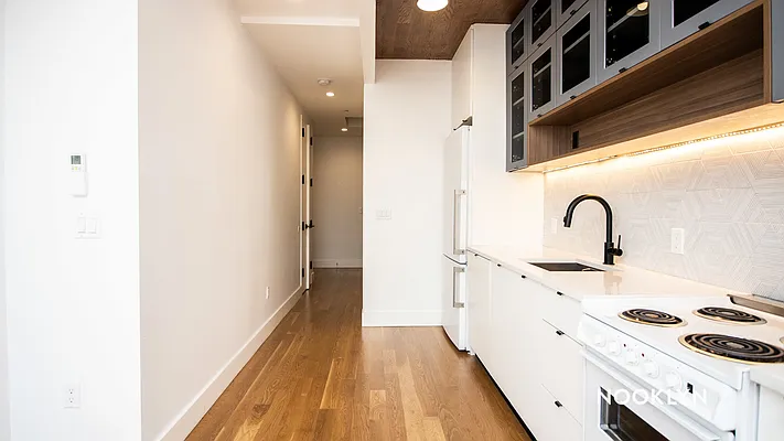 Rented by Nooklyn NYC LLC | media 24