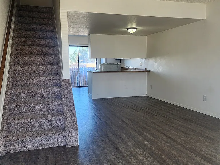 32 Royal Crest Dr #A — Photo 12