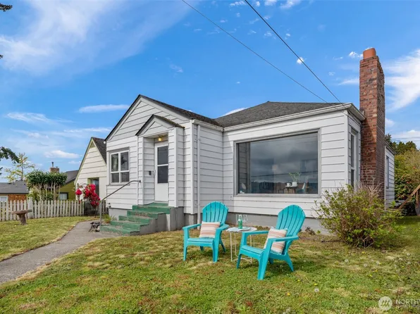 1137 Jacobsen Boulevard, Bremerton, WA 98310