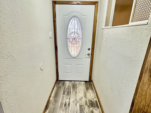 3rd image of 408 Mohawk Dr