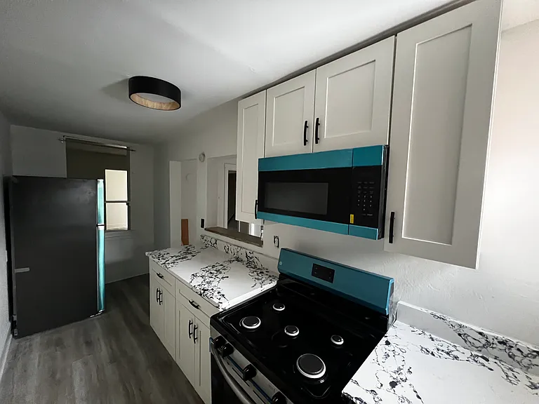 5810 Bryant St #2R — Photo 7