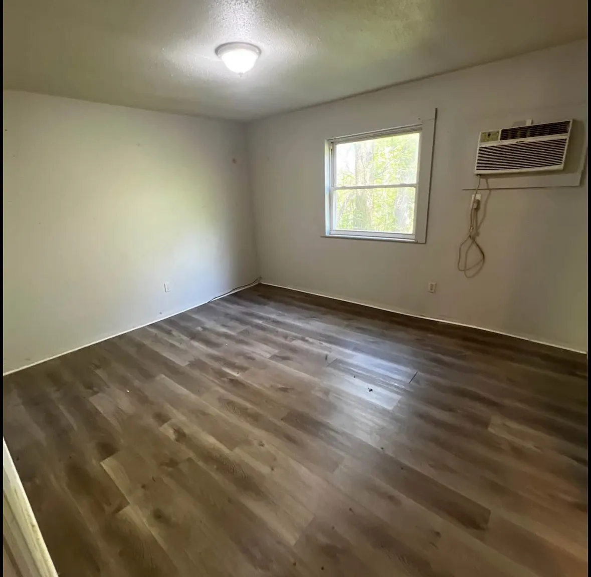 1 bed, 700 sqft, $859 — Photo 2