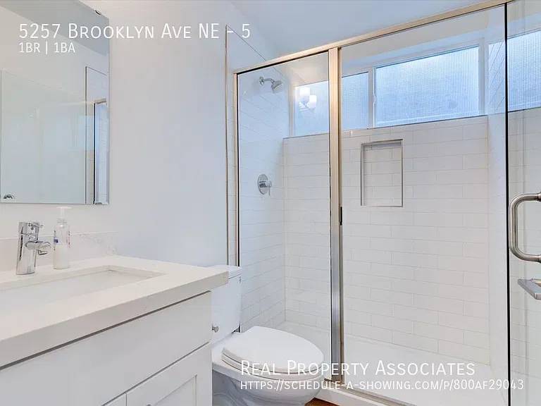 5257 Brooklyn Ave NE #5 — Photo 13
