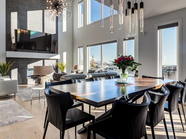 13 N Timberline Ct SW, Calgary, AB T3H 6C8