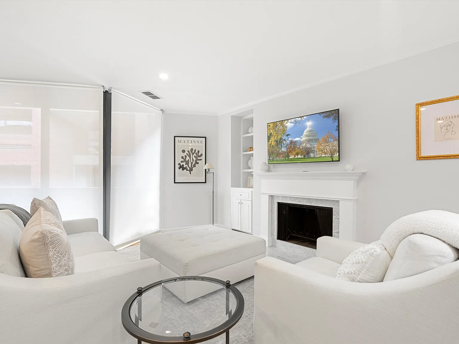 2 bed, 983 sqft, $4,500 — Photo 1