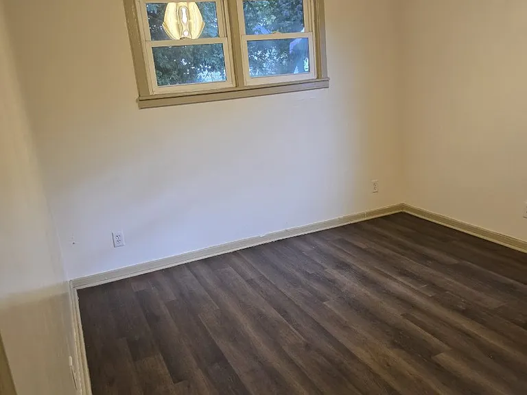 346 Blackburn Ave — Photo 13