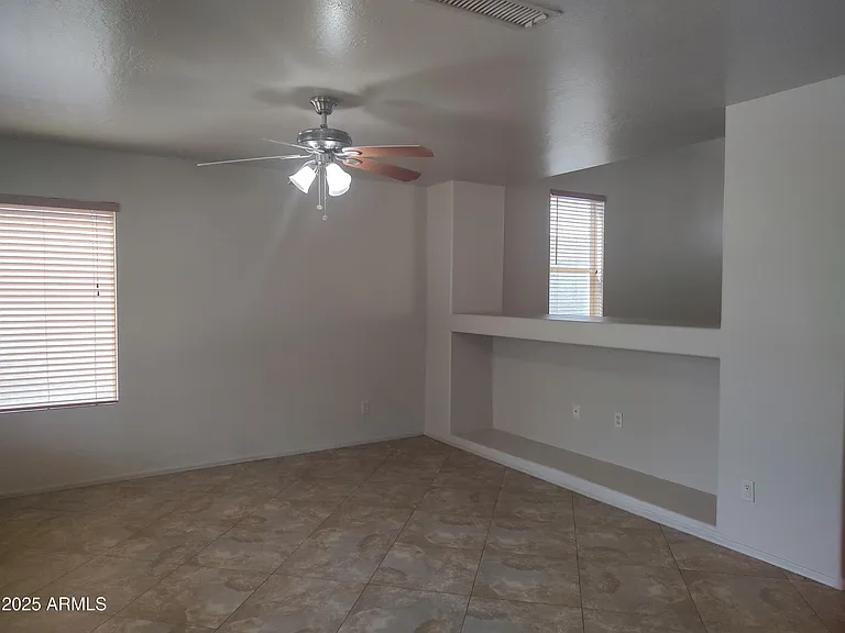 3239 E Kerry Ln — Photo 9