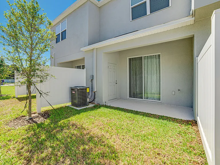6362 Fairmont Ln — Photo 23