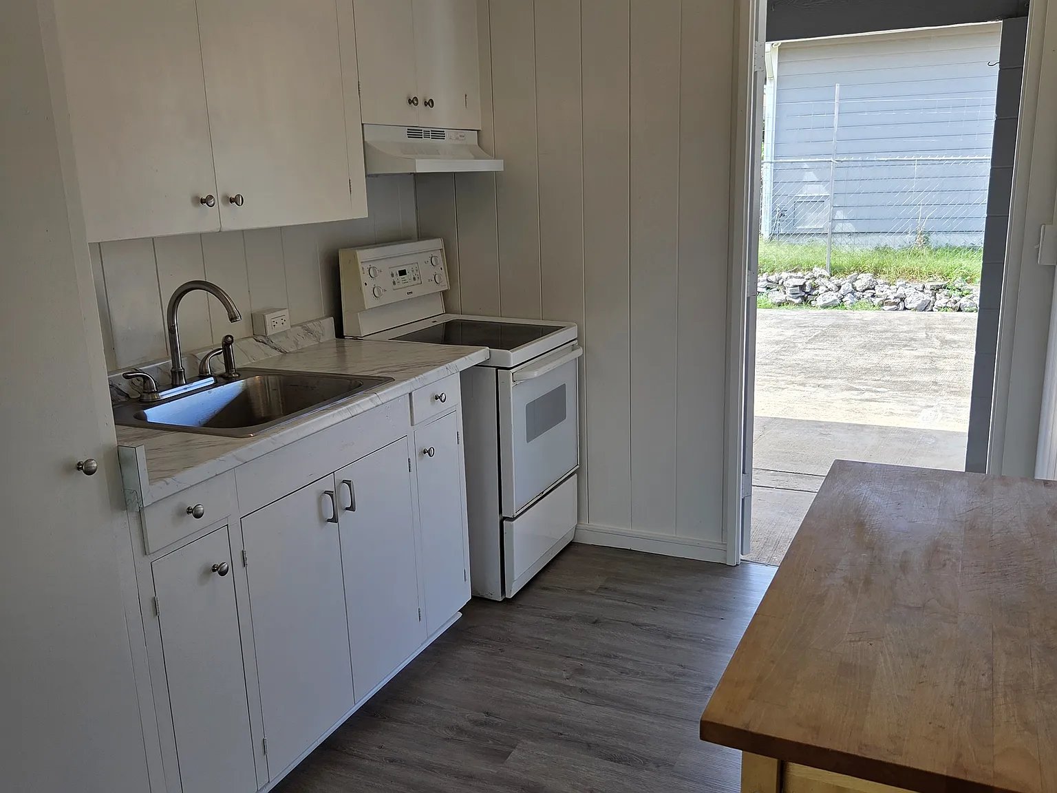 129 Kumano Dr — Photo 3