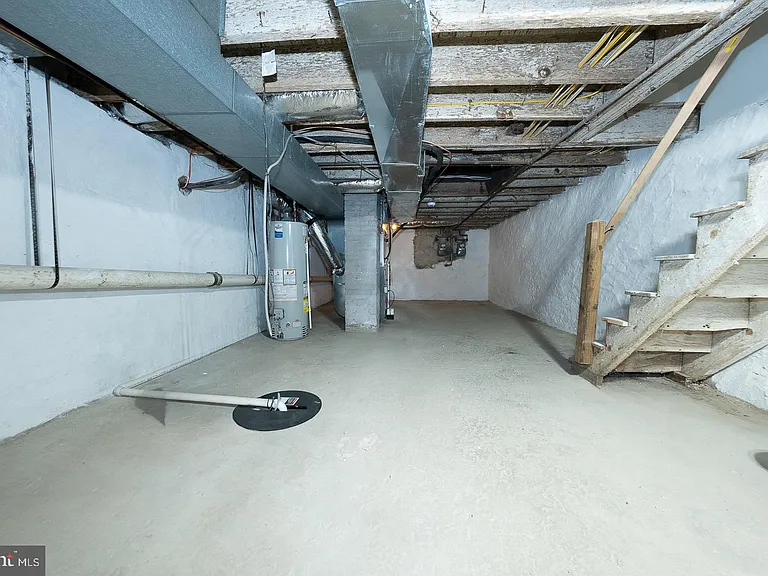 717 Miller St — Photo 35
