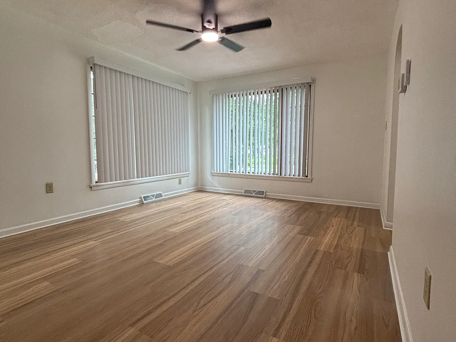 2 bed, 672 sqft, $1,100 — Photo 3