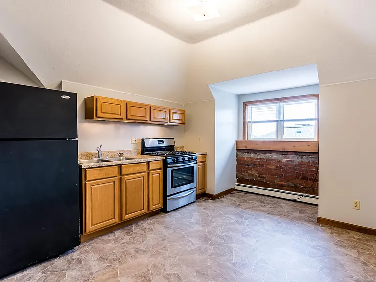 535 W Berry St #5 — Photo 8