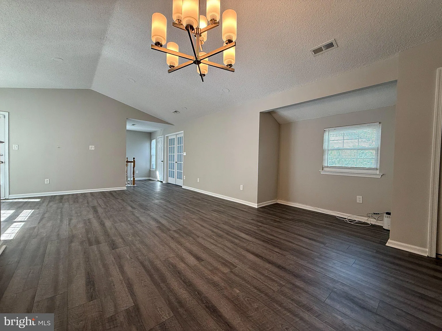3 bed, 2.0 bath, $2,750 — Photo 4
