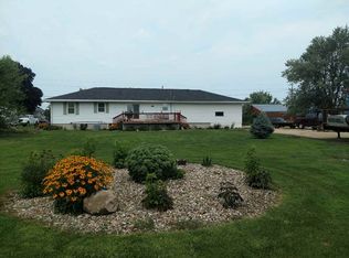 207 4th St, Greeley, IA 52050