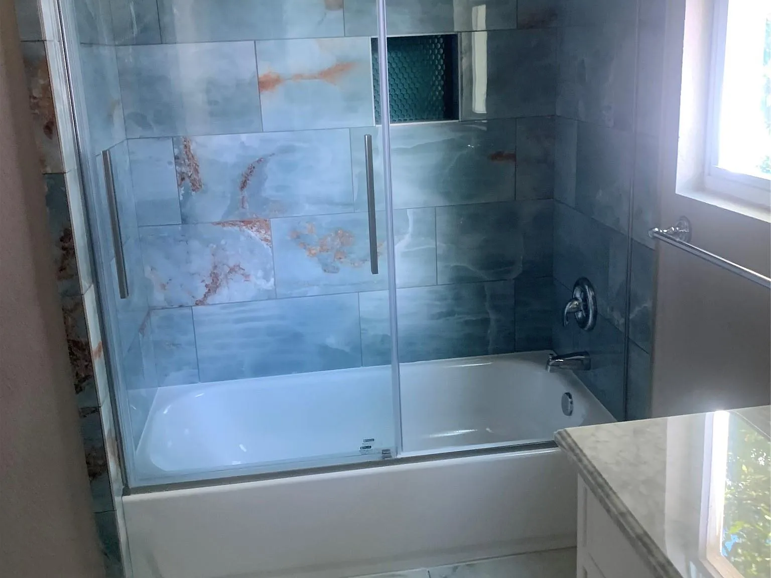 2 bed, 2.5 bath, 1100 sqft, $3,000 — Photo 4