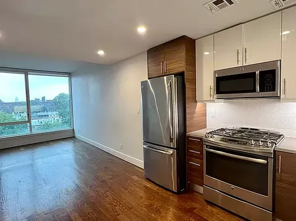 843-847 Lexington Avenue image 1 of 15