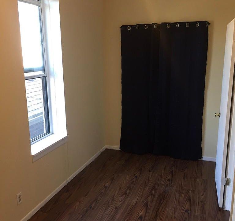 2nd image of 3222 S May St APT 2R