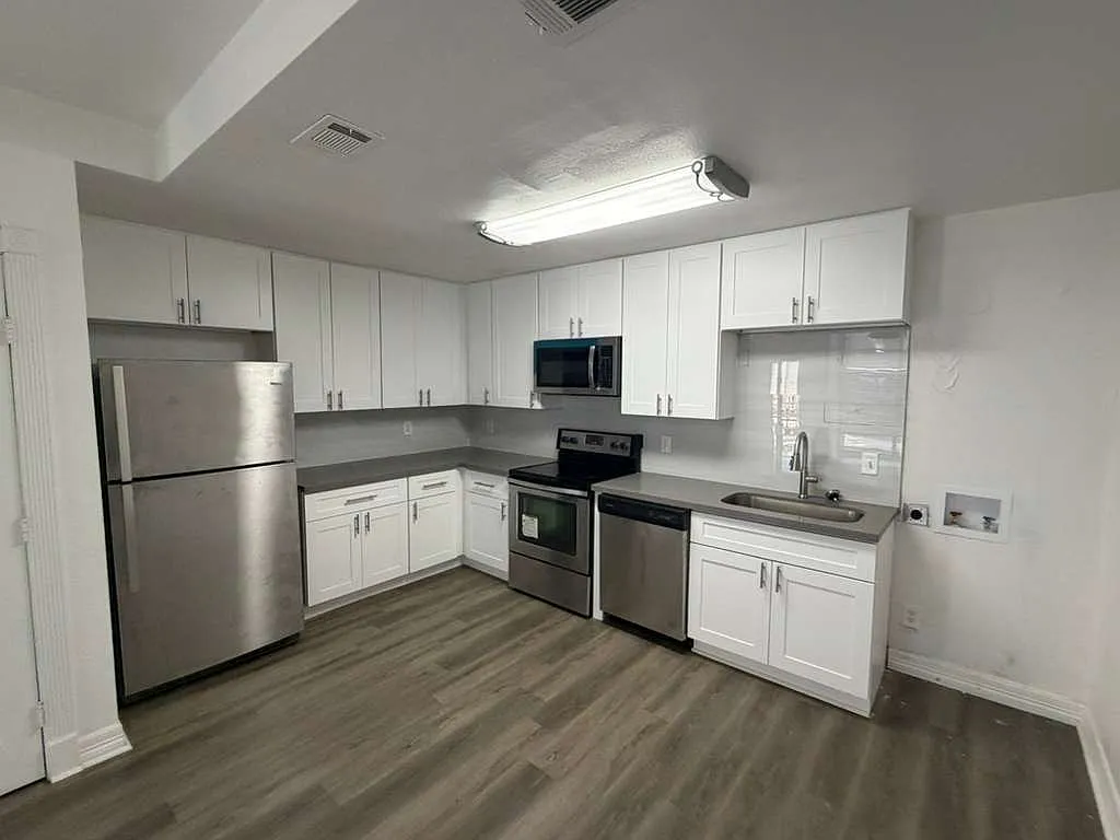 Building Photo - 5929 Queensloch Dr #128