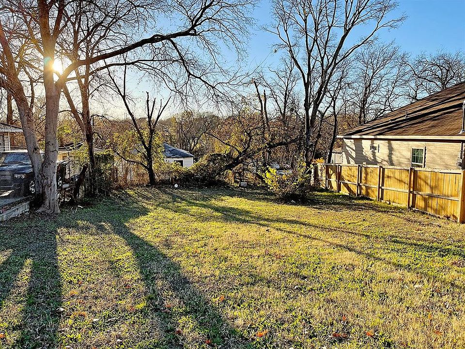 2nd image of 427 Avenue E Lot 29