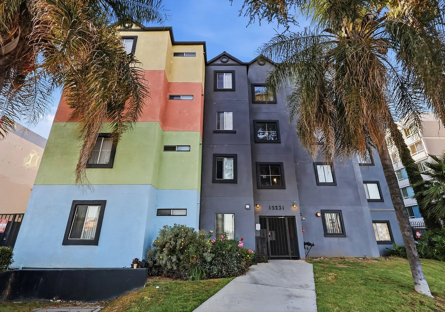 15231 Sherman Way — Photo 2