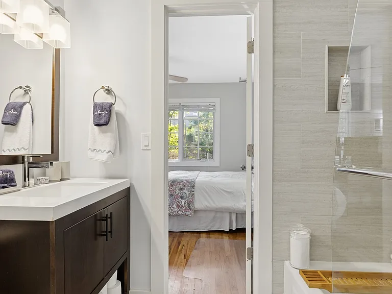 17 Montauk Ave — Photo 22