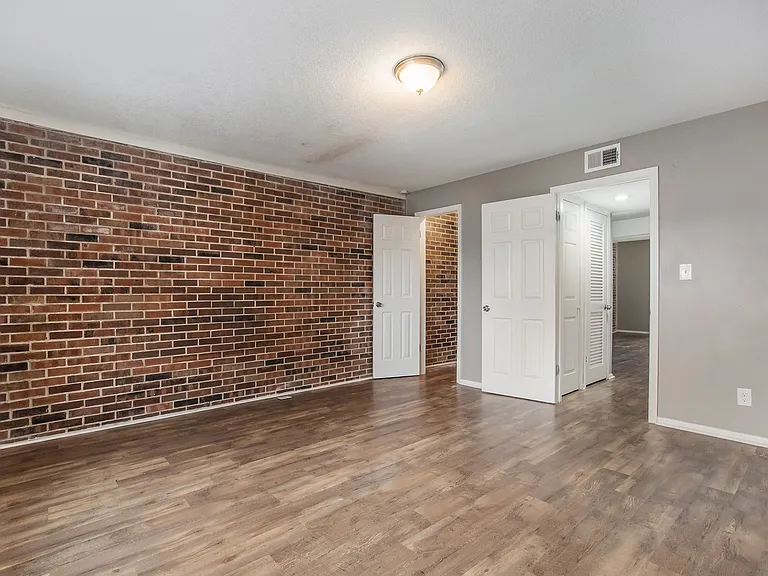 3739 Wyandotte St #116-1 — Photo 7