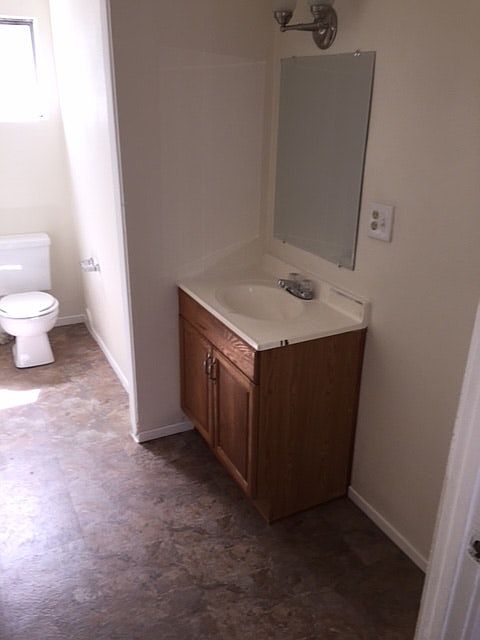 2nd image of 927 Ventura Ave APT 2