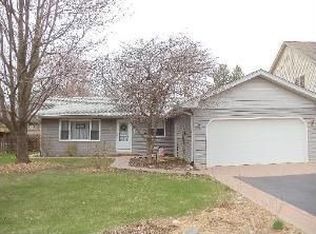 825 Birch St, Algonquin, IL 60102
