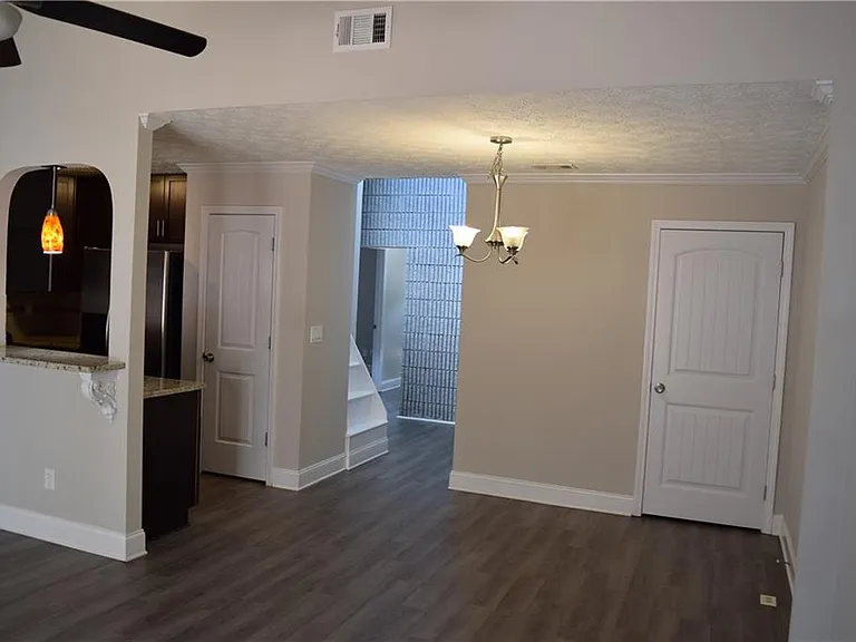 227 Goshen Ln — Photo 6