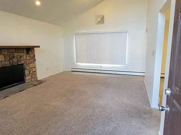 376 1/2 Ridge View Dr — Photo 3
