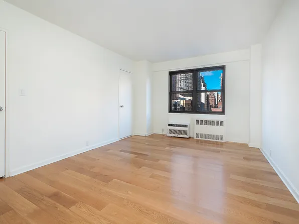 240 East 76th Street image 6 of 10