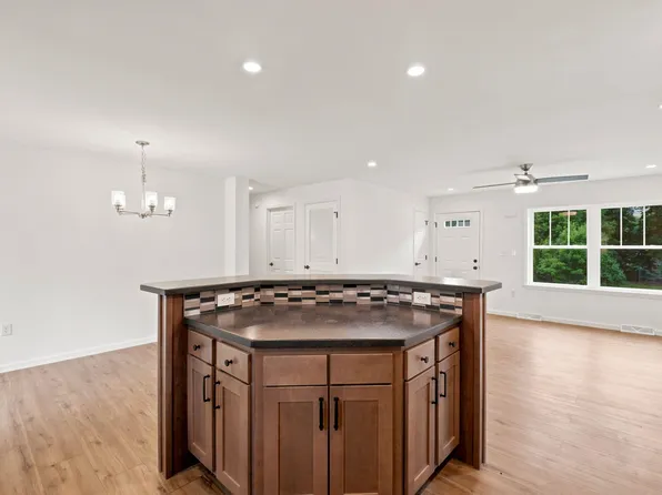 28 Cottage Place, Ashland, NH 03217