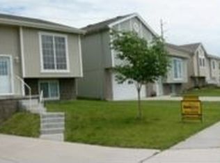 19008 R St, Omaha, NE 68135