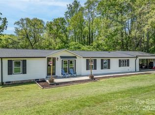 9 Ruby Dr, Hendersonville, NC 28792