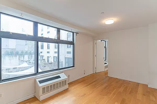 Rented by MySpaceNYC | media 24