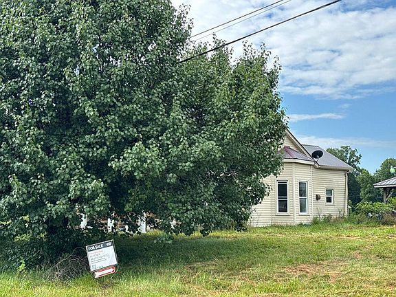 2nd image of 355 Mayland Loop