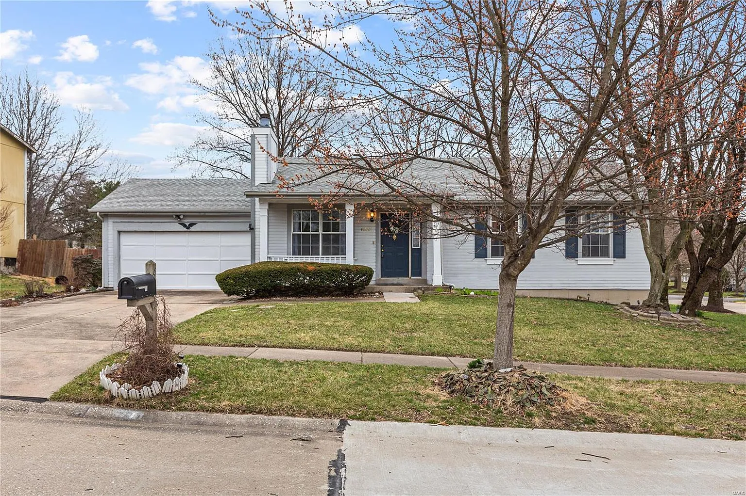 4200 River Oaks Dr photo 1