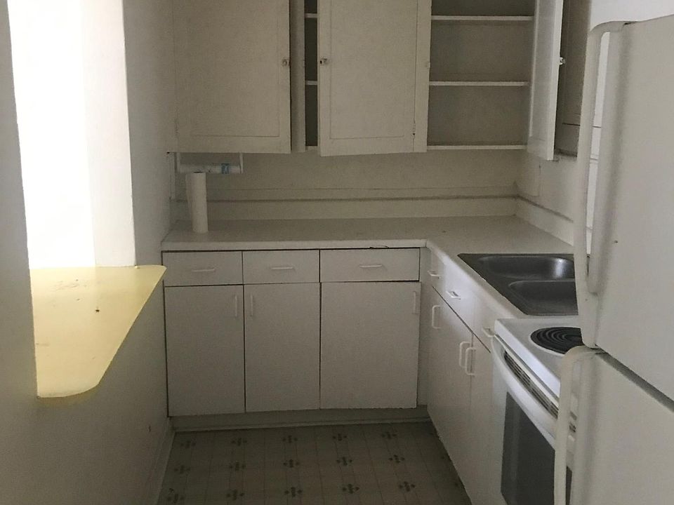 Spacious Kitchen