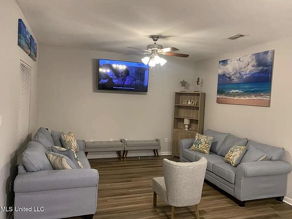4th image of 11611 Acorn Dr